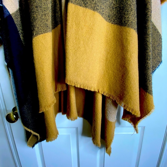 Anne Klein Neutral Multicolor Poncho - Picture 3 of 6